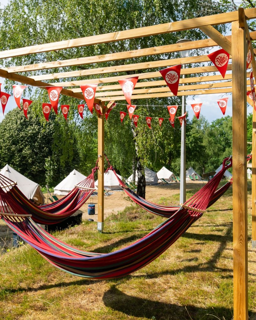 Hangmatten op de basecamp op de camping.