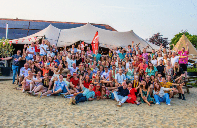 VillaVibes crew poseert voor de foto.