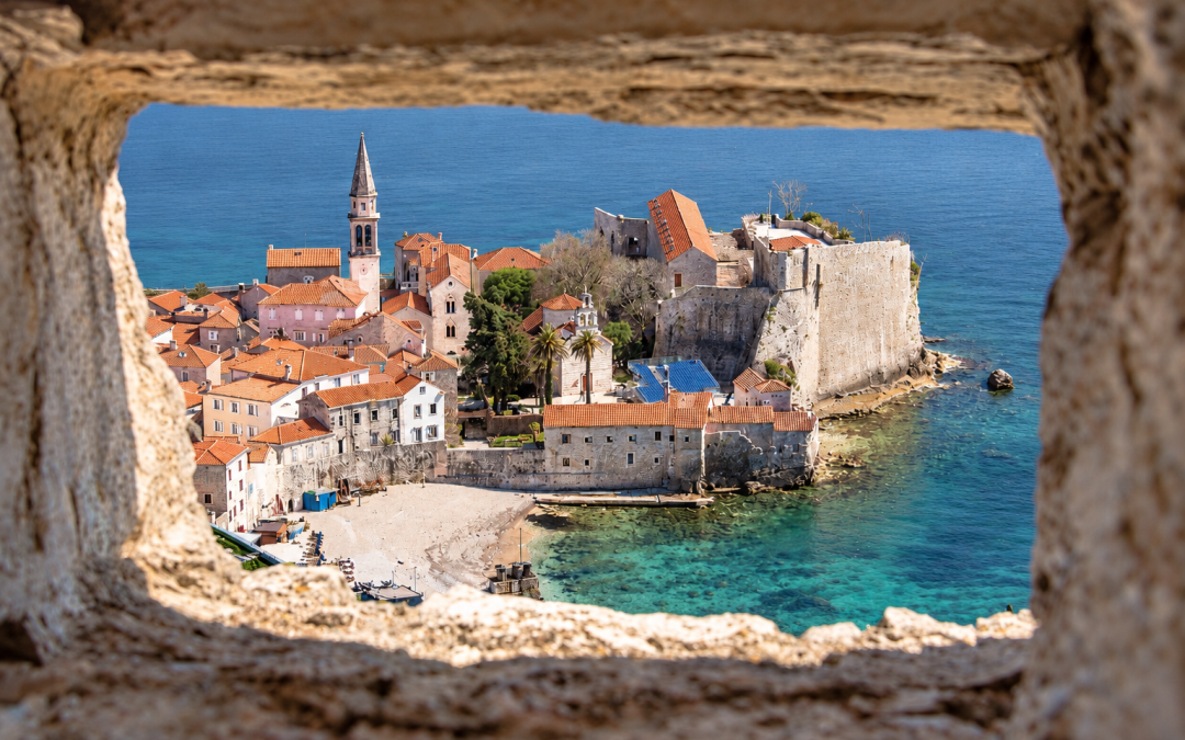 Uitzicht op Budva.