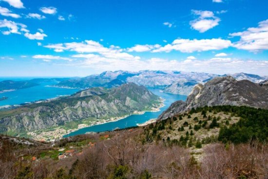 Uitzicht over de bergen van Montenegro.